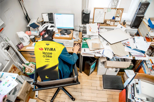 chaotic office