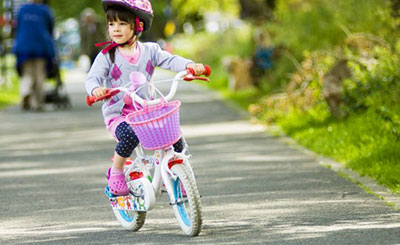 kids cycling